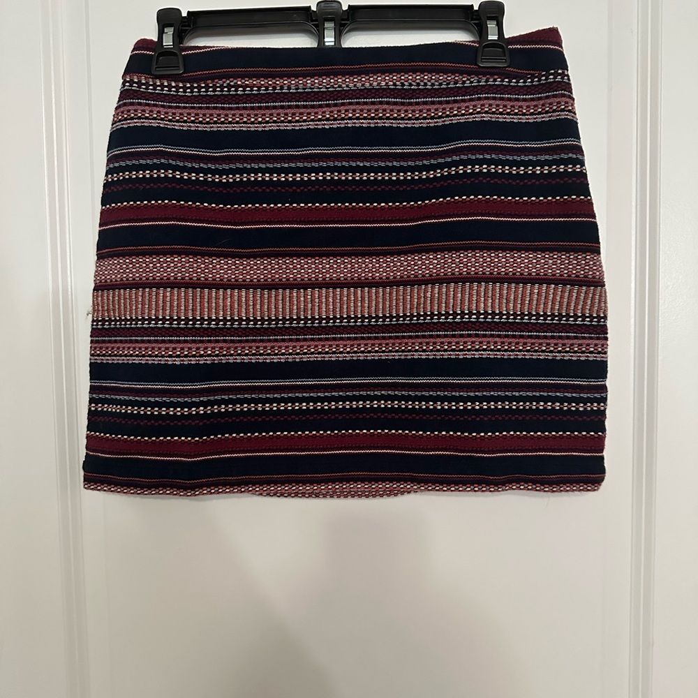 Hollister Striped Mini Skirt Size Small β Trendy Fit! Send Me an Offer! - Picture 2 of 2